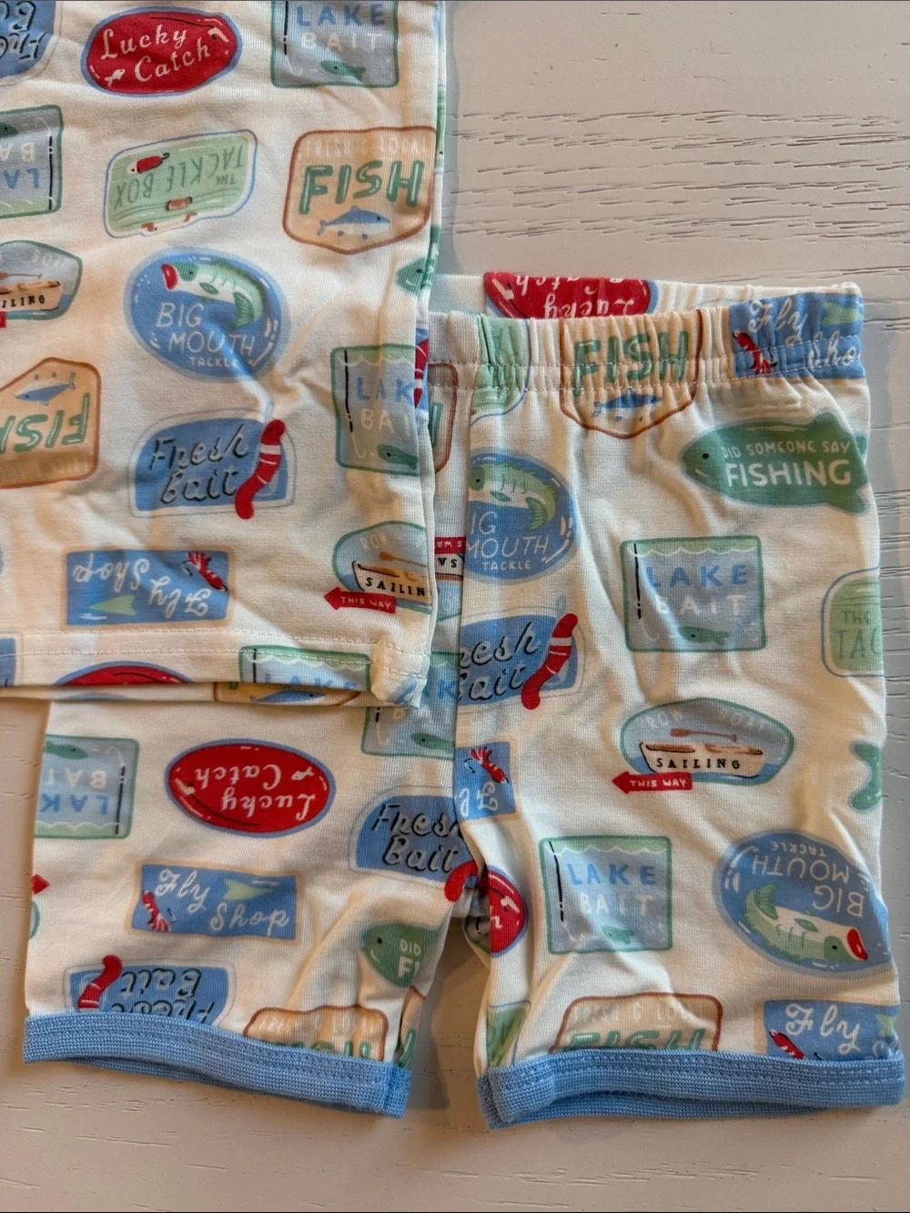 Tres Beau et Belle Fishing Lake Print Short Pajama Set 18 24 months 3T 4T